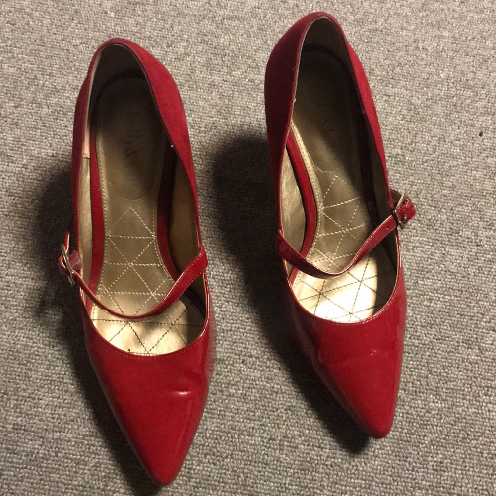 Red heels - Picture 3 of 8